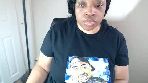 Snapshot of sexymona1218 chatting on 04-23-26, 02:52 SexyMona online show from 04-23-26, 02:52