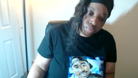Snapshot of sexymona1218 chatting on 04-24-26, 08:39 SexyMona online show from 04-24-26, 08:39