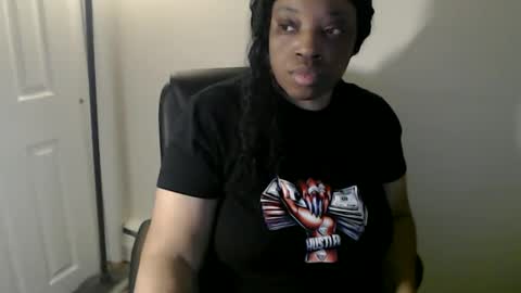 Snapshot of sexymona1218 chatting on 04-26-26, 05:49 SexyMona online show from 04-26-26, 05:49