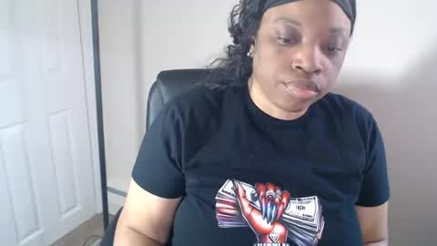 Snapshot of sexymona1218 chatting on 05-16-26, 04:39 SexyMona online show from 05-16-26, 04:39