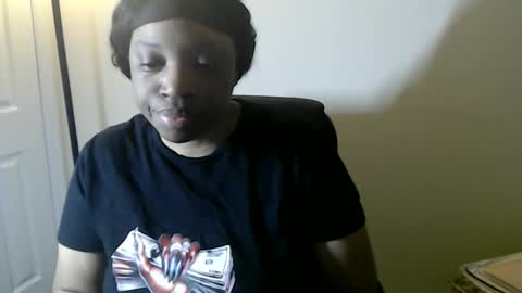 Snapshot of sexymona1218 chatting on 05-22-26, 08:53 SexyMona online show from 05-22-26, 08:53