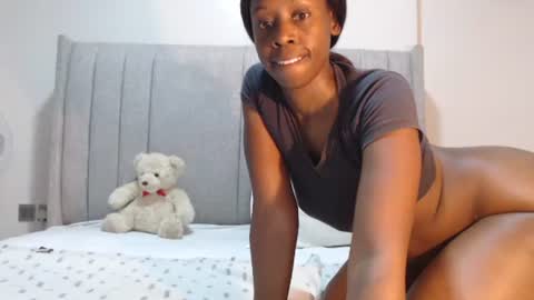Snapshot of sexymonalisa1 chatting on 09-15-25, 05:02 sexymonalisa1 online show from 09-15-25, 05:02