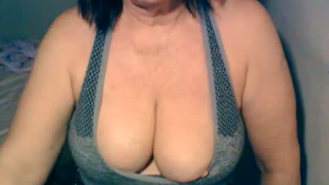Snapshot of sexyoldwet chatting on 09-18-25, 09:50 AnneSofia online show from 09-18-25, 09:50