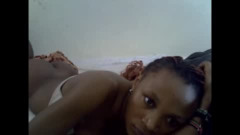 Snapshot of sexypetite4 chatting on 09-30-25, 09:58 SHARON online show from 09-30-25, 09:58