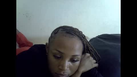Snapshot of sexypetite4 chatting on 10-05-25, 06:06 SHARON online show from 10-05-25, 06:06