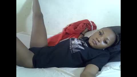 Snapshot of sexypetite4 chatting on 10-06-25, 06:55 SHARON online show from 10-06-25, 06:55