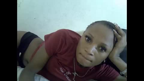 Snapshot of sexypetite4 chatting on 10-14-25, 06:47 SHARON online show from 10-14-25, 06:47