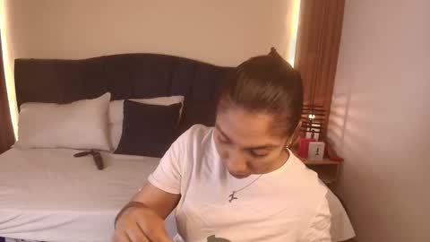 R A C H E L online show from 03-25-26, 12:00