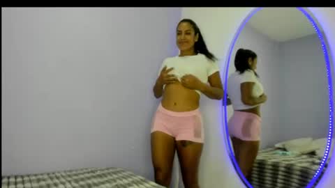 Snapshot of sexyskin8_xxx chatting on 07-08-26, 08:13 sexyskin8_xxx online show from 07-08-26, 08:13