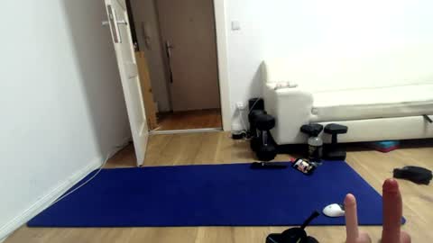 urPersonalToyboy420 online show from 06-12-26, 06:07