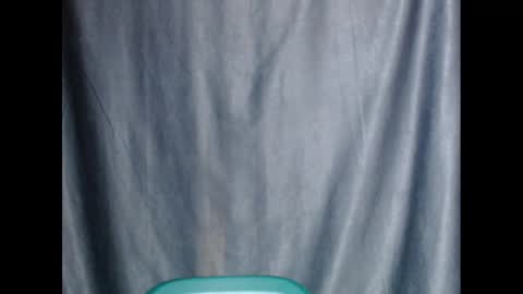 Snapshot of sexyxbunnyxx chatting on 12-09-24, 07:17 Blue online show from 12-09-24, 07:17