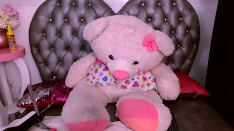 Snapshot of sexyy_kitty18 chatting on 02-01-25, 11:16 KATY online show from 02-01-25, 11:16