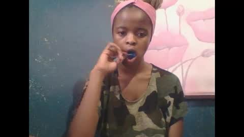 Snapshot of sexyyonger chatting on 03-25-26, 07:14 sexyyonger online show from 03-25-26, 07:14