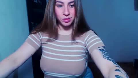 Snapshot of sexyyuliia777 chatting on 06-08-26, 06:25 Yuliia online show from 06-08-26, 06:25