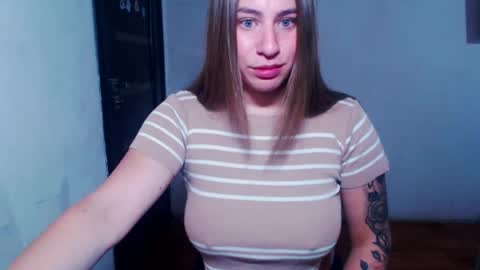 Snapshot of sexyyuliia777 chatting on 07-05-26, 06:31 Yuliia online show from 07-05-26, 06:31
