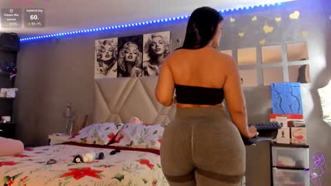 Snapshot of sexyzoe_69 chatting on 03-25-26, 07:31 Alexa online show from 03-25-26, 07:31