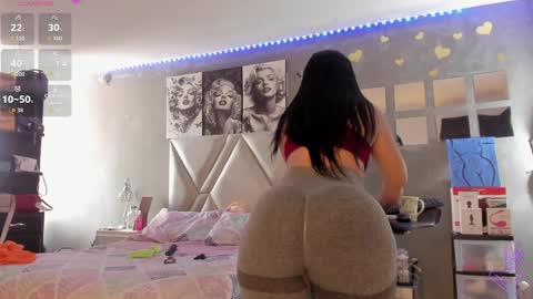 Snapshot of sexyzoe_69 chatting on 04-05-26, 02:03 Alexa online show from 04-05-26, 02:03