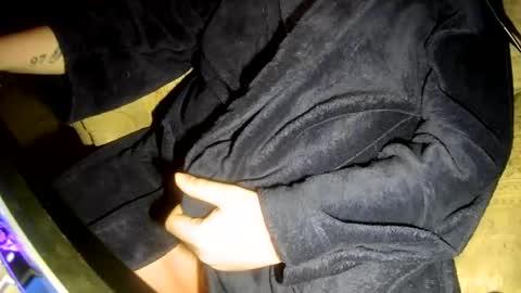 Snapshot of sexzilla15 chatting on 11-11-25, 09:09 no face online show from 11-11-25, 09:09