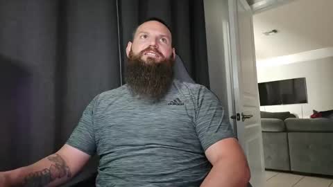 Snapshot of sflmarriedguy chatting on 02-10-25, 04:47 SouthFloridaStr8guy online show from 02-10-25, 04:47