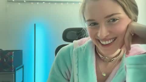 shadebabe online show from 05-31-26, 06:09