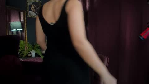 Snapshot of shadowlotus_ chatting on 10-13-25, 08:53 Lily online show from 10-13-25, 08:53