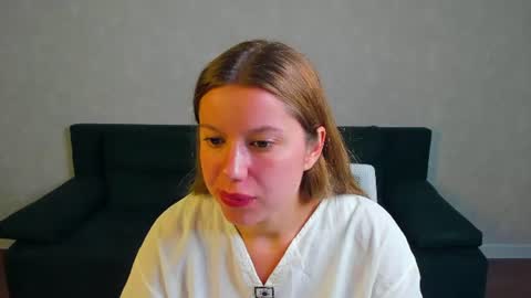 Shakira online show from 06-18-26, 08:47