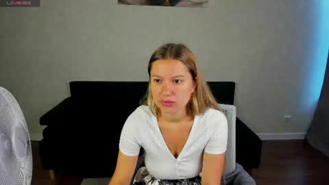 Shakira online show from 07-19-26, 09:13