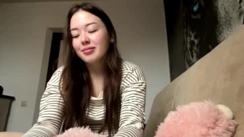 Hana online show from 11-30-25, 03:43