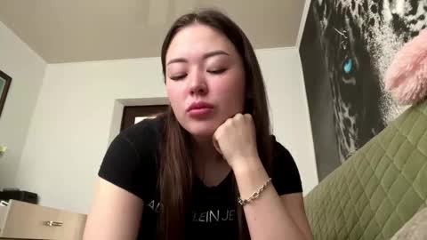 Hana online show from 12-21-25, 04:41