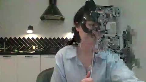 Snapshot of shakkethiass chatting on 11-22-25, 08:52 TwerkingBitchh online show from 11-22-25, 08:52