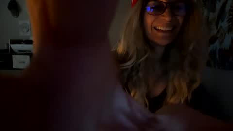 Snapshot of shamanwoman chatting on 12-24-24, 12:55 Shaman Woman online show from 12-24-24, 12:55