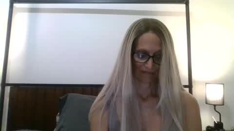 Snapshot of shamanwoman chatting on 03-28-26, 07:24 Shaman Woman online show from 03-28-26, 07:24