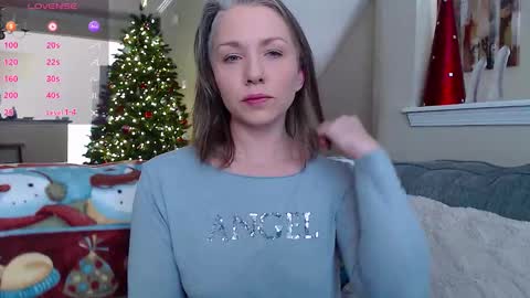 Shalynn online show from 12-15-25, 05:06