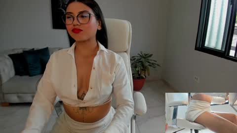 Snapshot of shanabellucy chatting on 01-22-25, 06:52 onlyfans shanabellucy online show from 01-22-25, 06:52