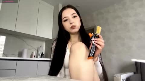 Viola online show from 11-14-25, 06:45