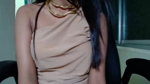 Snapshot of shanayakapoor chatting on 11-18-25, 01:48 Shanaya Kappor online show from 11-18-25, 01:48