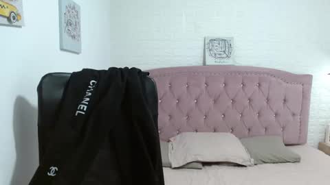 shanelle online show from 02-10-25, 03:24