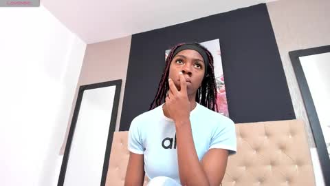 Snapshot of shanelle__ chatting on 02-11-25, 02:13 S H A N E L L E online show from 02-11-25, 02:13