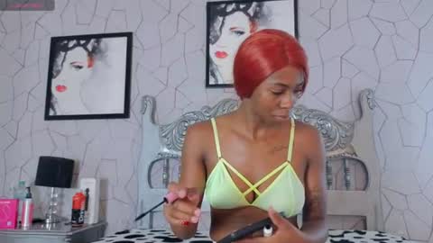 S H A N E L L E   online show from 06-11-26, 01:53