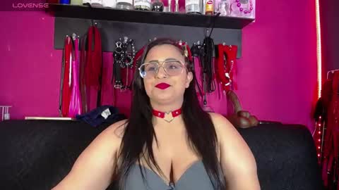 Snapshot of shannon_queen_ chatting on 05-31-26, 03:36 Shannon online show from 05-31-26, 03:36