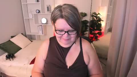 Shannon online show from 06-12-26, 08:13