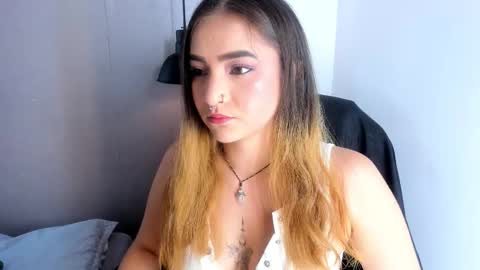 Shanntal  online show from 10-06-25, 07:33