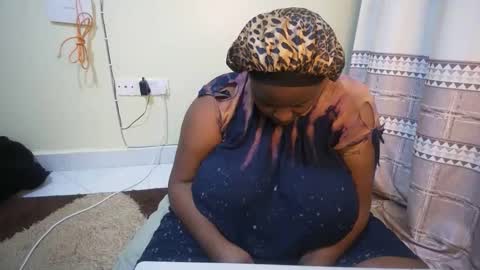 shanny_123 online show from 11-12-25, 01:17