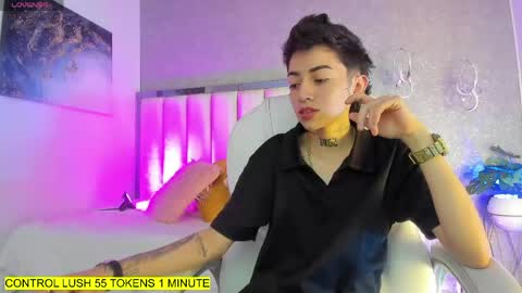 Snapshot of shantal_thompson21 chatting on 04-28-26, 11:26 Shantal online show from 04-28-26, 11:26
