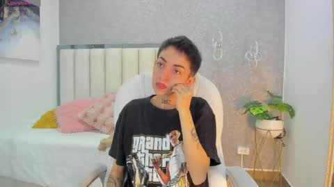 Snapshot of shantal_thompson21 chatting on 05-09-26, 11:26 Shantal online show from 05-09-26, 11:26