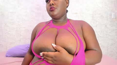 Shantal online show from 10-15-25, 01:17