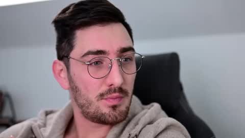 Snapshot of shape80 chatting on 12-04-24, 04:16 frenchy boy online show from 12-04-24, 04:16