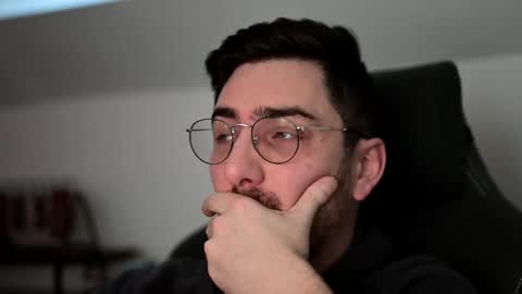 Snapshot of shape80 chatting on 12-05-24, 03:28 frenchy boy online show from 12-05-24, 03:28