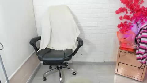 Snapshot of shara_oz chatting on 03-08-26, 02:37 Shara Oz online show from 03-08-26, 02:37