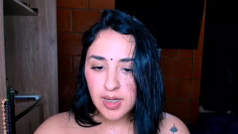 Snapshot of sharain chatting on 01-06-25, 11:52 My real name is bella  Much Gust  online show from 01-06-25, 11:52